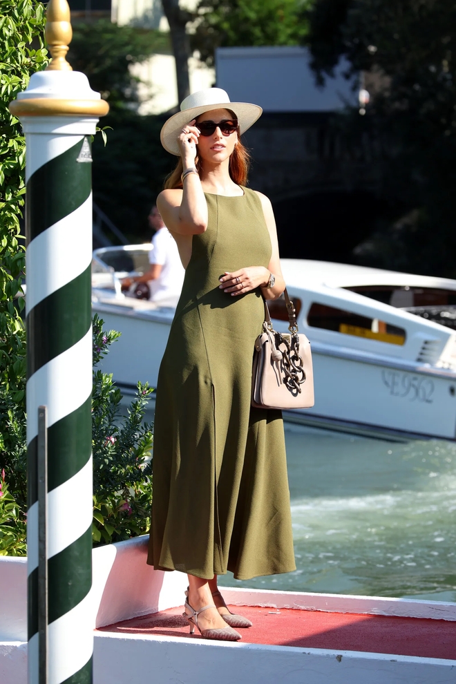 Những diva thực sự trên thảm đỏ Venice 2024 gọi tên Jung Ho Yeon, Cate Blanchett...- Ảnh 9. Những diva thực sự trên thảm đỏ Venice 2024 gọi tên Jung Ho Yeon, Cate Blanchett...- Ảnh 9.