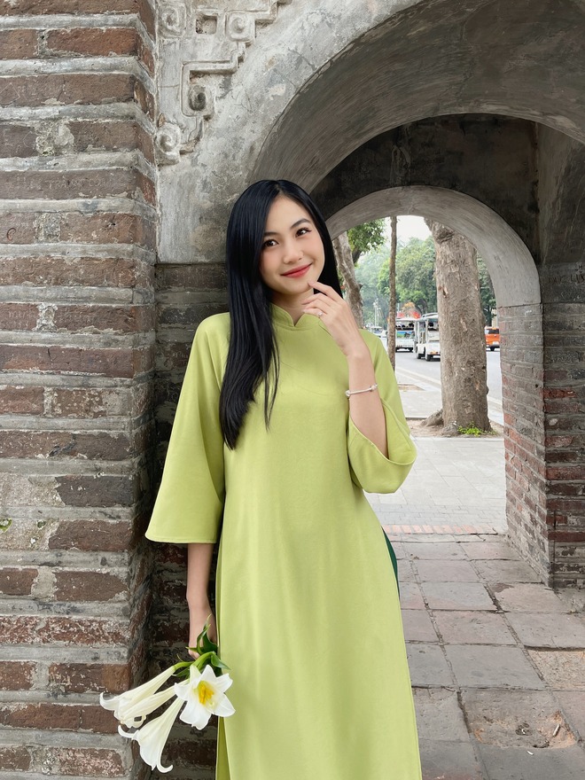 Cao sang mà giản dị, thoải mái được là chính mình trong chiếc áo dài suông- Ảnh 5. Cao sang mà giản dị, thoải mái được là chính mình trong chiếc áo dài suông- Ảnh 5.
