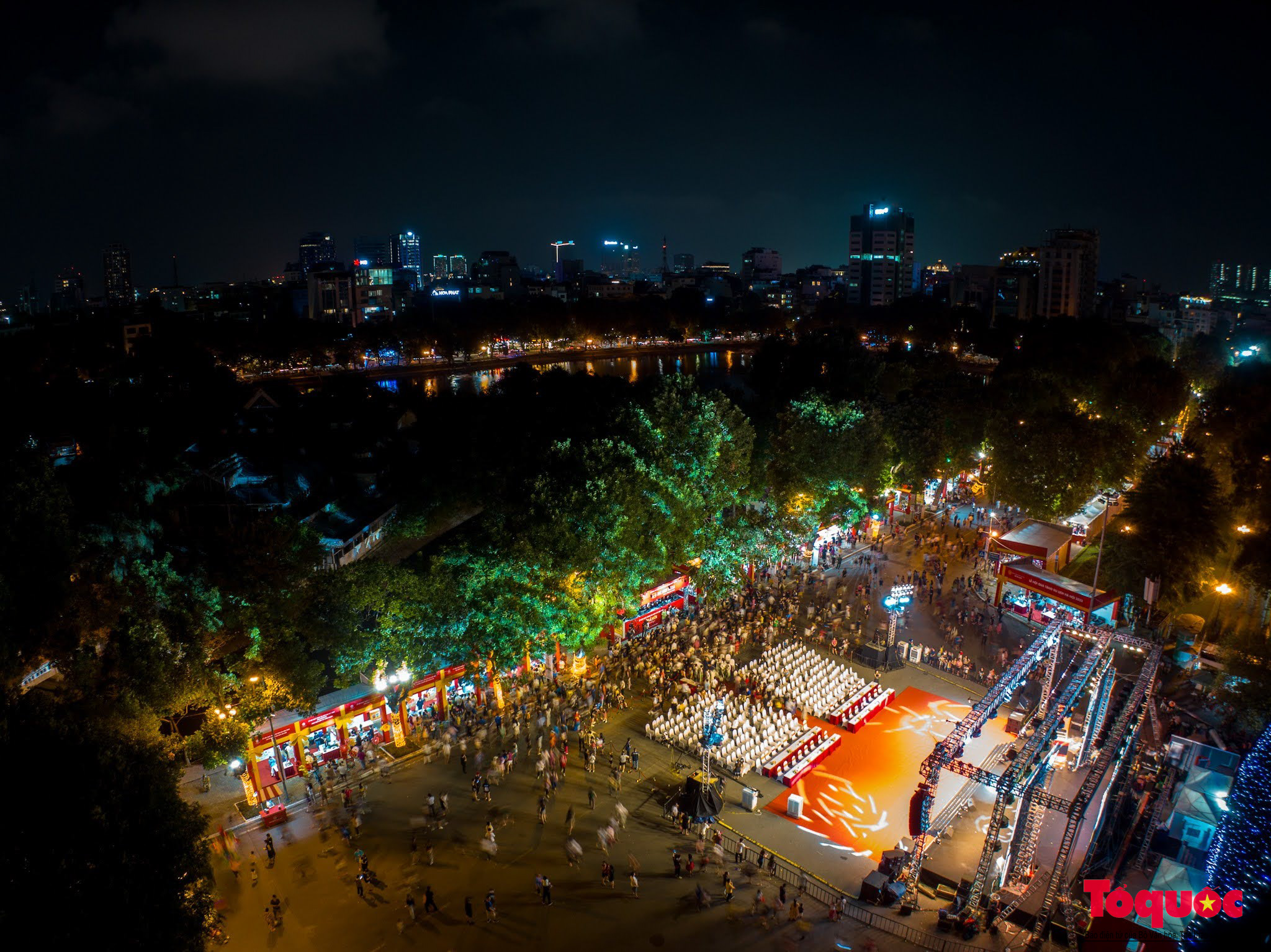 Ấn tượng Lễ hội quà tặng du lịch Hà Nội 2024 - Ảnh 1. Ấn tượng Lễ hội quà tặng du lịch Hà Nội 2024 - Ảnh 1.