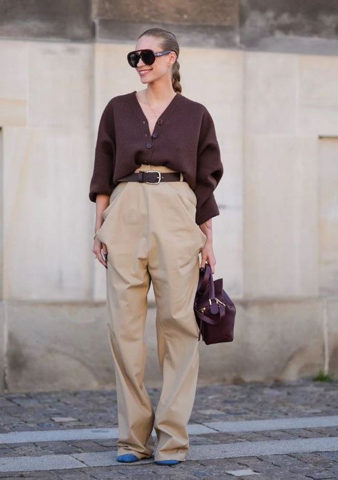 Áo cardigan, món đồ không thể thiếu trong tủ đồ mùa thu 2024- Ảnh 1. Áo cardigan, món đồ không thể thiếu trong tủ đồ mùa thu 2024- Ảnh 1.