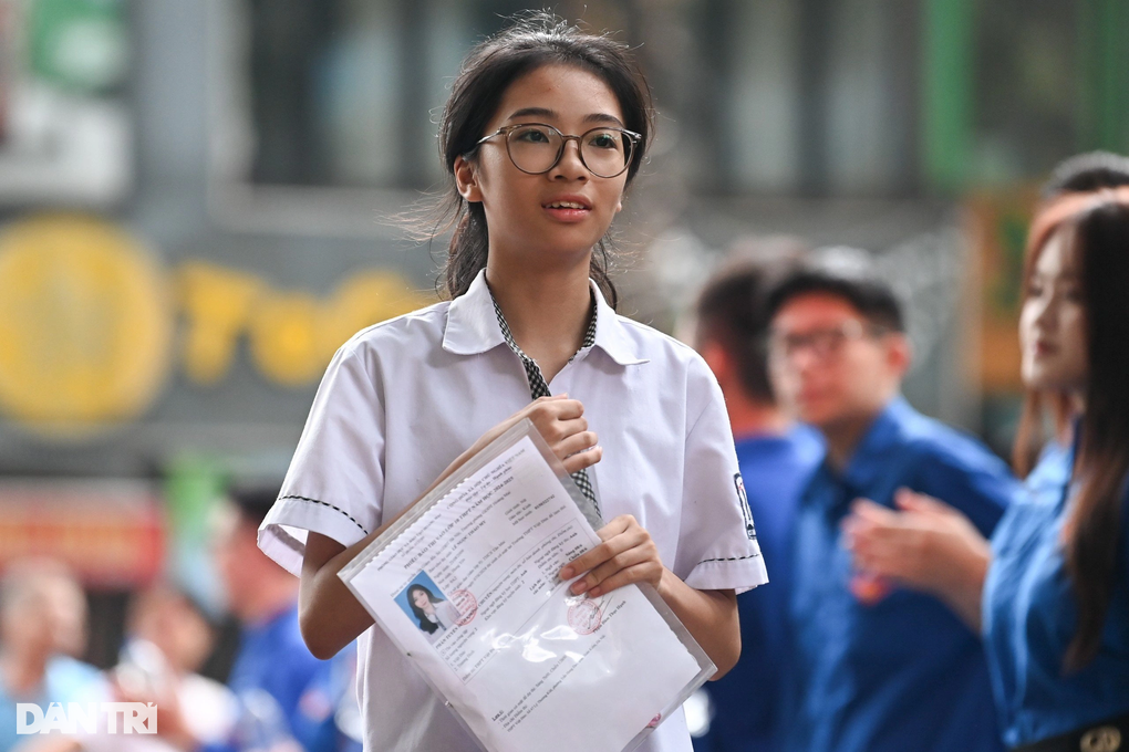 Bộ GDĐT thừa nhận ĐH vẫn khó khăn, phải liệu cơm gắp mắm dù tăng học phí - 1 Bộ GDĐT thừa nhận ĐH vẫn khó khăn, phải liệu cơm gắp mắm dù tăng học phí - 1