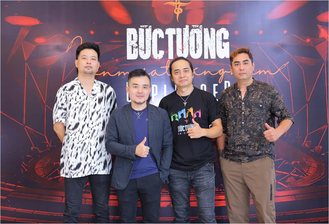 Ban nhạc Bức Tường lần đầu tổ chức hòa nhạc trong nhà hát. Ảnh: BTC