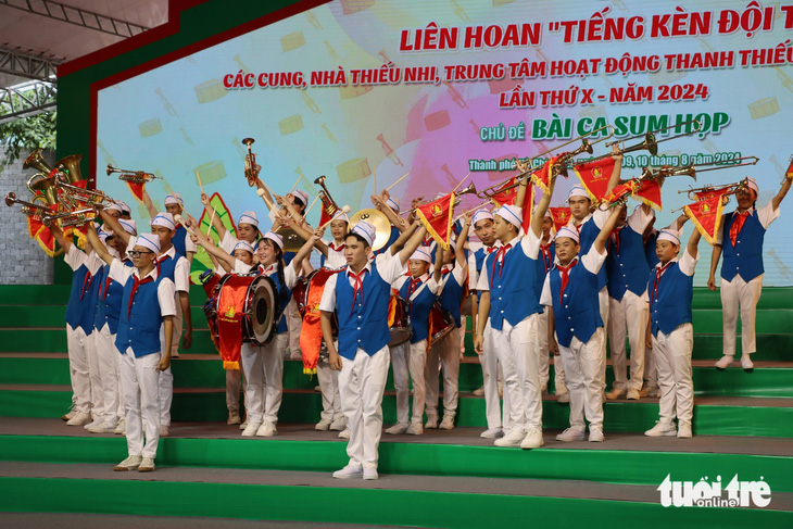 Cả ngàn đội viên Liên hoan Tiếng kèn Đội ta diễn phục vụ cộng đồng- Ảnh 1. Cả ngàn đội viên Liên hoan Tiếng kèn Đội ta diễn phục vụ cộng đồng- Ảnh 1.