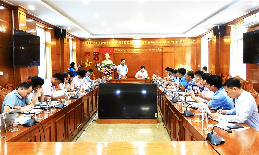 Quang cảnh buổi làm việc Quang cảnh buổi làm việc