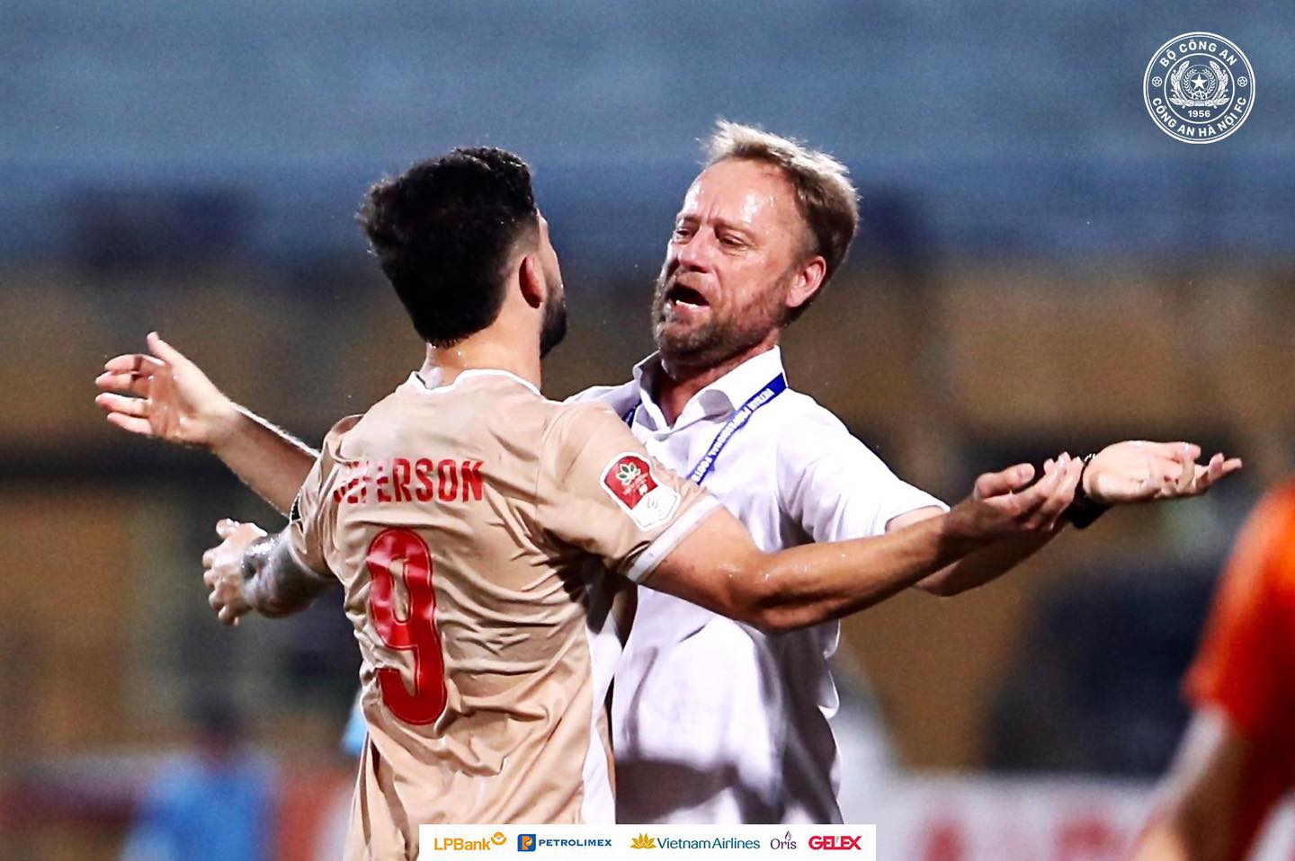 AFF Cup: Càng nhiều CLB muốn vô địch V-League, đội tuyển Việt Nam càng ‘sướng’- Ảnh 1. AFF Cup: Càng nhiều CLB muốn vô địch V-League, đội tuyển Việt Nam càng ‘sướng’- Ảnh 1.
