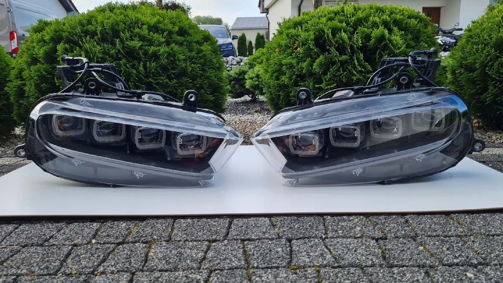 Cặp đèn pha của siêu xe Bugatti Chiron đắt ngang một chiếc Porsche 911 mới - 1 Cặp đèn pha của siêu xe Bugatti Chiron đắt ngang một chiếc Porsche 911 mới - 1