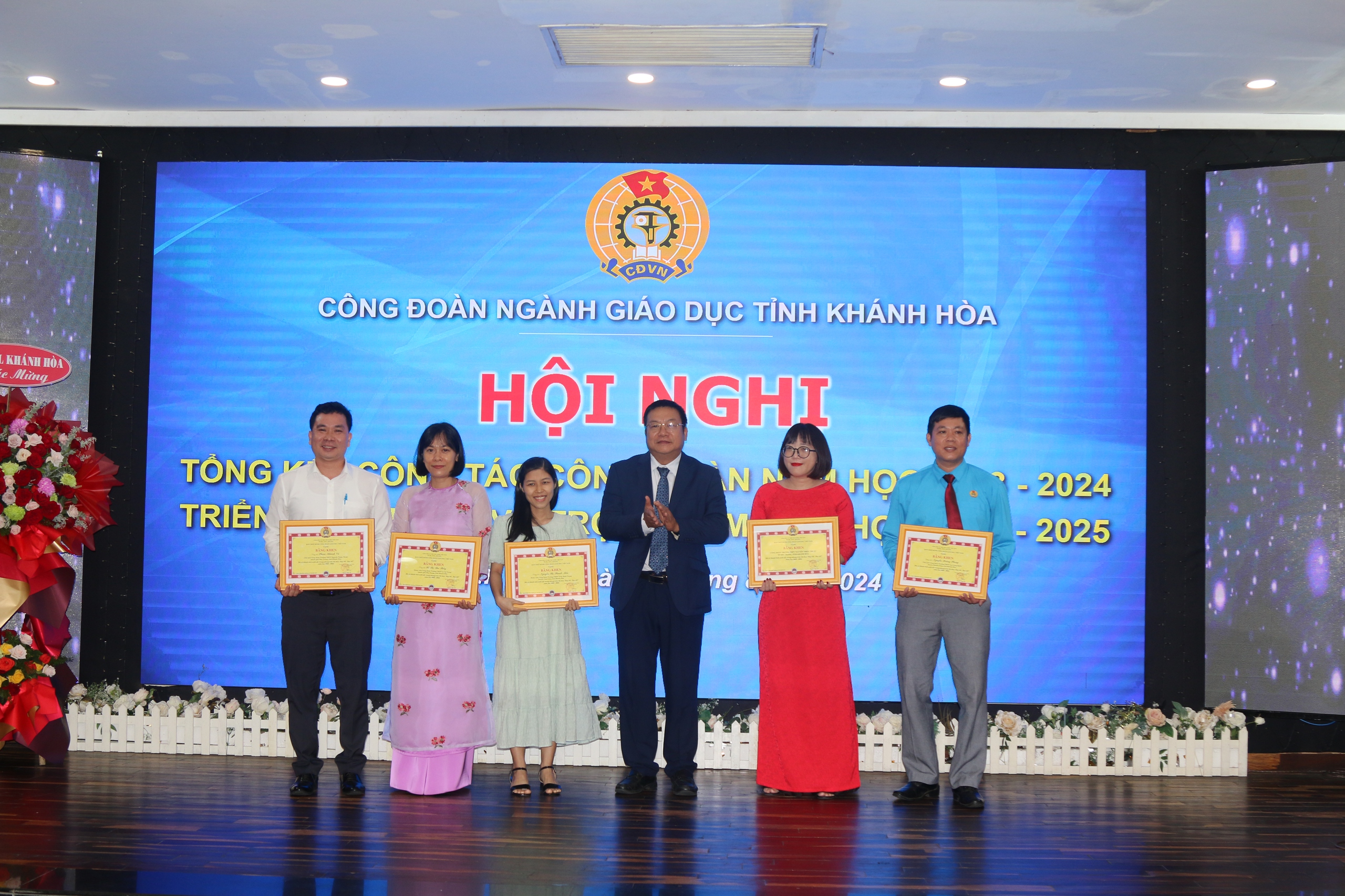 Công đoàn ngành Giáo dục Khánh Hoà triển khai nhiệm vụ năm học 2024-2025- Ảnh 2. Công đoàn ngành Giáo dục Khánh Hoà triển khai nhiệm vụ năm học 2024-2025- Ảnh 2.