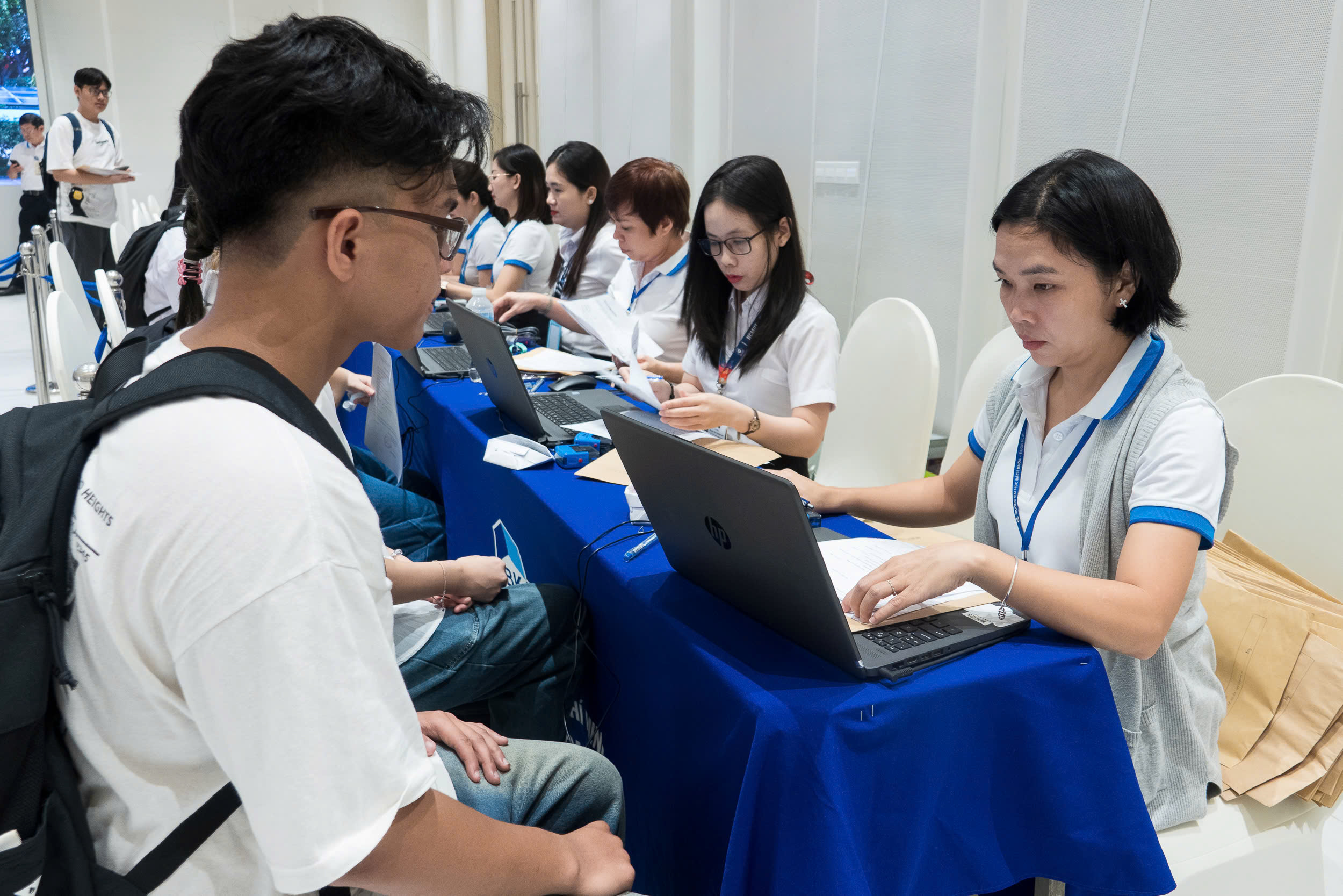 Đã trúng tuyển nhưng muốn xét lại ngành khác, trường khác có được không?- Ảnh 1. Đã trúng tuyển nhưng muốn xét lại ngành khác, trường khác có được không?- Ảnh 1.