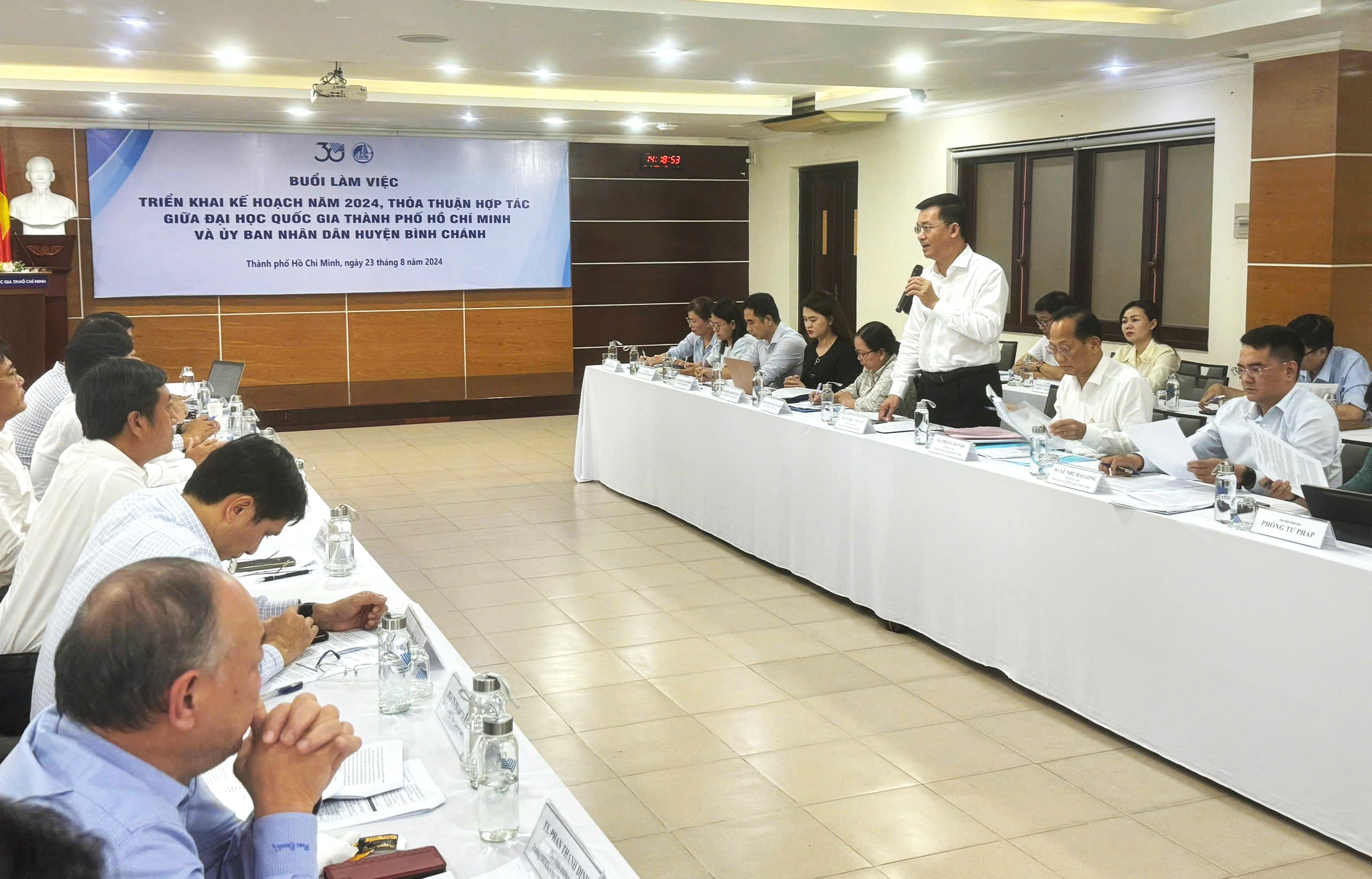 Đại học Quốc gia TP.HCM đào tạo cán bộ cho H.Bình Chánh- Ảnh 1. Đại học Quốc gia TP.HCM đào tạo cán bộ cho H.Bình Chánh- Ảnh 1.