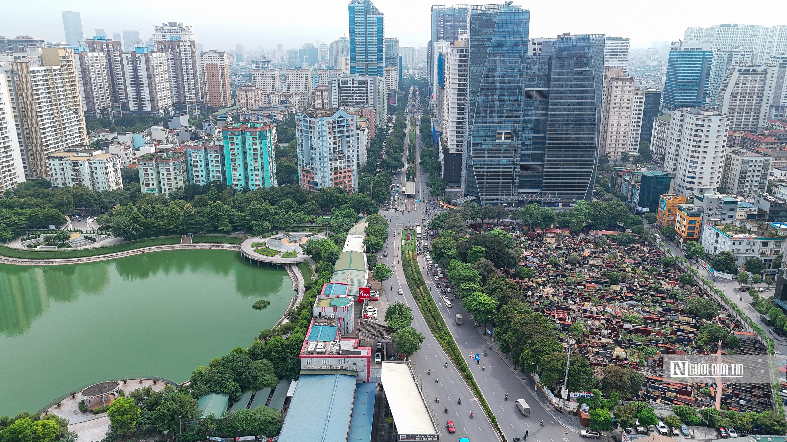 Điểm mặt các tuyến đường ở Hà Nội sắp bị xén vỉa hè, dải phân cách- Ảnh 1. Điểm mặt các tuyến đường ở Hà Nội sắp bị xén vỉa hè, dải phân cách- Ảnh 1.