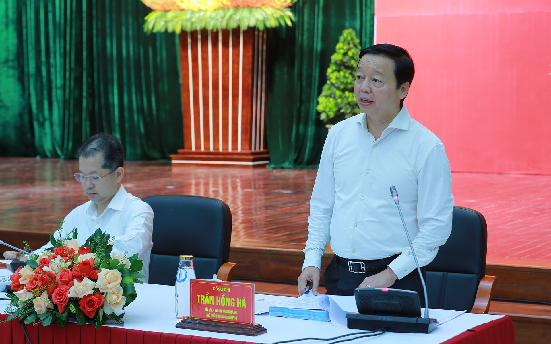 Đổi mới mạnh mẽ tư duy xây dựng thể chế, kiến tạo không gian mới phát triển- Ảnh 1. Đổi mới mạnh mẽ tư duy xây dựng thể chế, kiến tạo không gian mới phát triển- Ảnh 1.