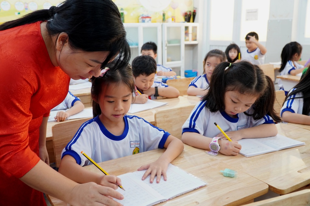 Dự kiến cho phép giáo viên dạy thêm bên ngoài với học sinh của lớp mình - 1 Dự kiến cho phép giáo viên dạy thêm bên ngoài với học sinh của lớp mình - 1