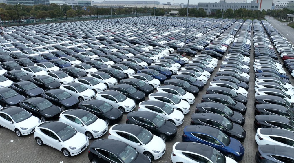 EU giảm thuế cho xe Tesla sản xuất tại Trung Quốc- Ảnh 1. EU giảm thuế cho xe Tesla sản xuất tại Trung Quốc- Ảnh 1.