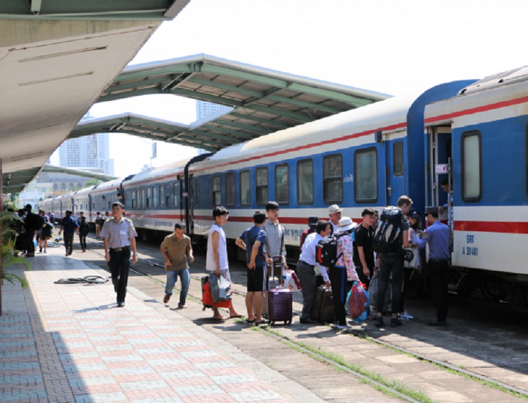 Giảm giá vé tàu cho tân sinh viên nhập học- Ảnh 1. Giảm giá vé tàu cho tân sinh viên nhập học- Ảnh 1.