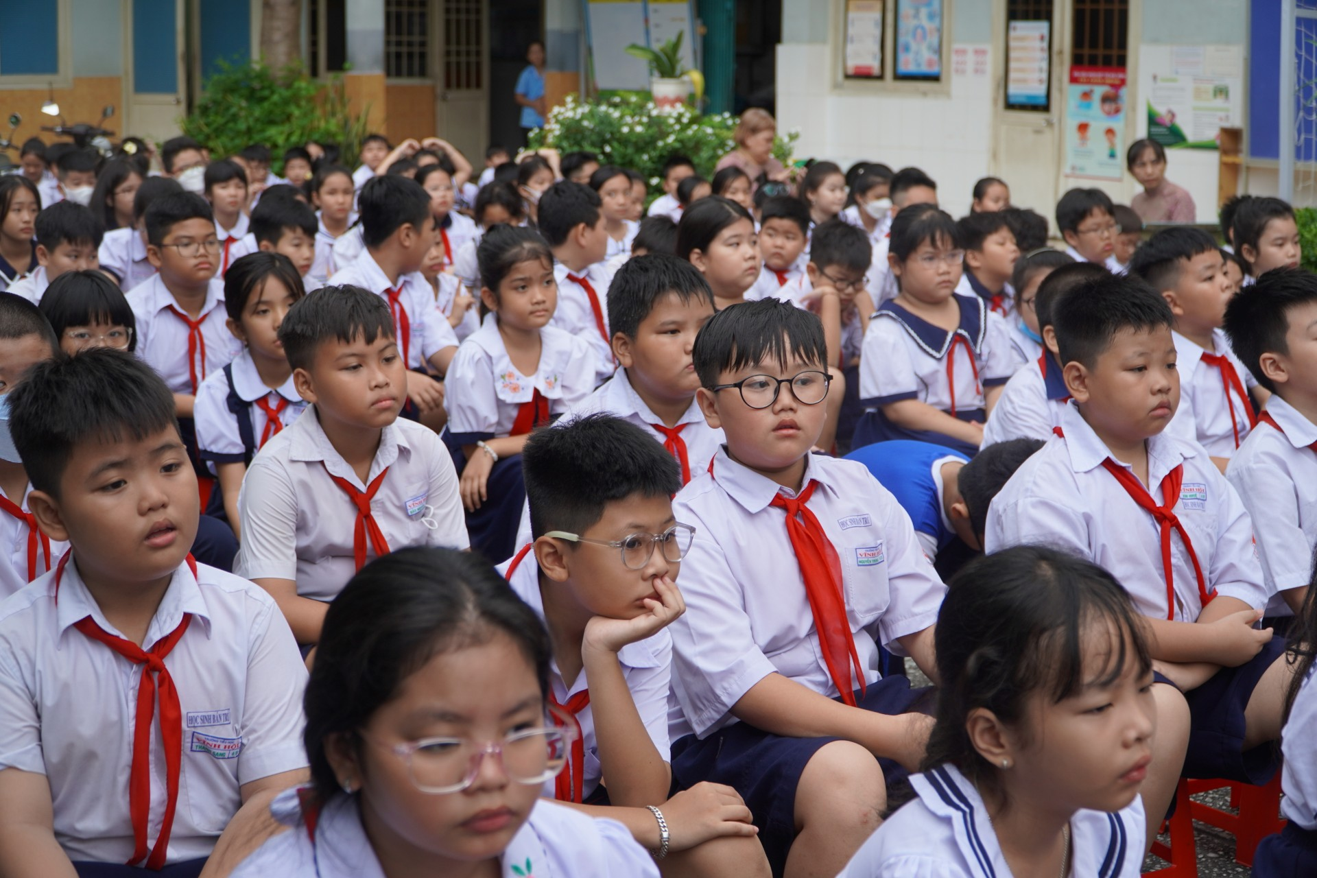 Giữ ổn định học phí năm học mới- Ảnh 2. Giữ ổn định học phí năm học mới- Ảnh 2.
