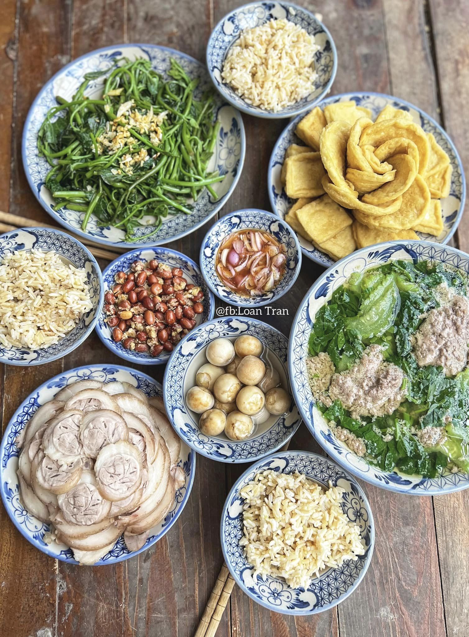 Gợi ý những mâm cơm gia đình miền Bắc ngon, đẹp mắt khiến ai ăn một lần là 'nhớ suốt đời'- Ảnh 1. mâm cơm gia đình