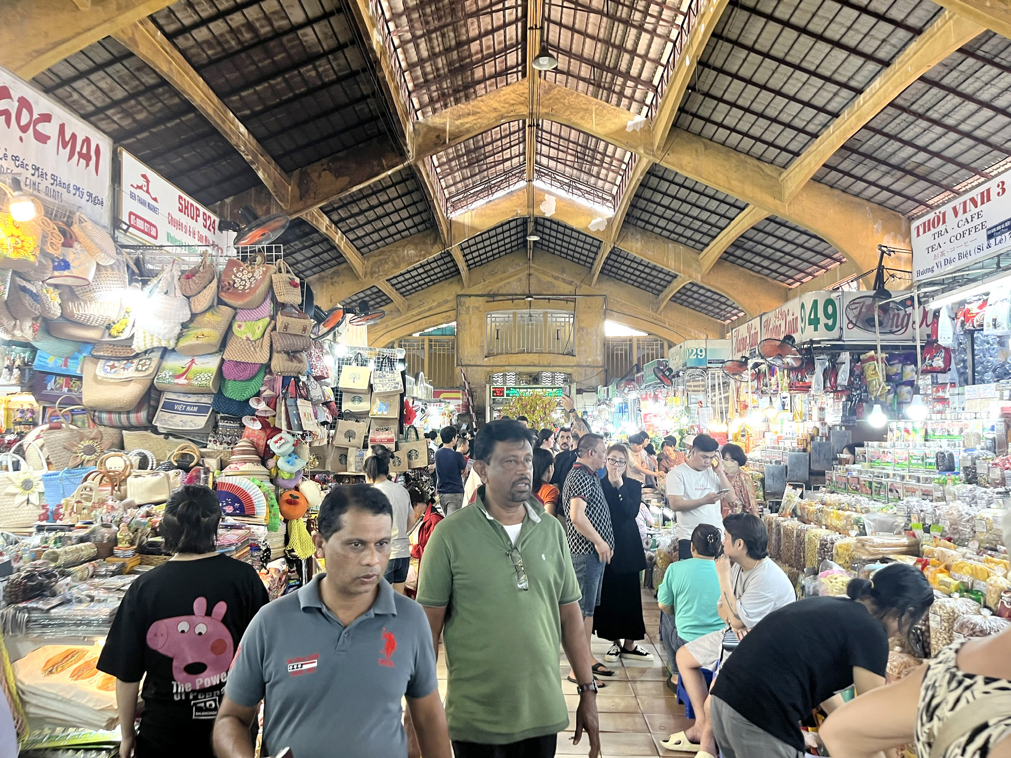 Hàng không tăng chuyến dịp 2-9, giá vé vẫn cao- Ảnh 1. Hàng không tăng chuyến dịp 2-9, giá vé vẫn cao- Ảnh 1.