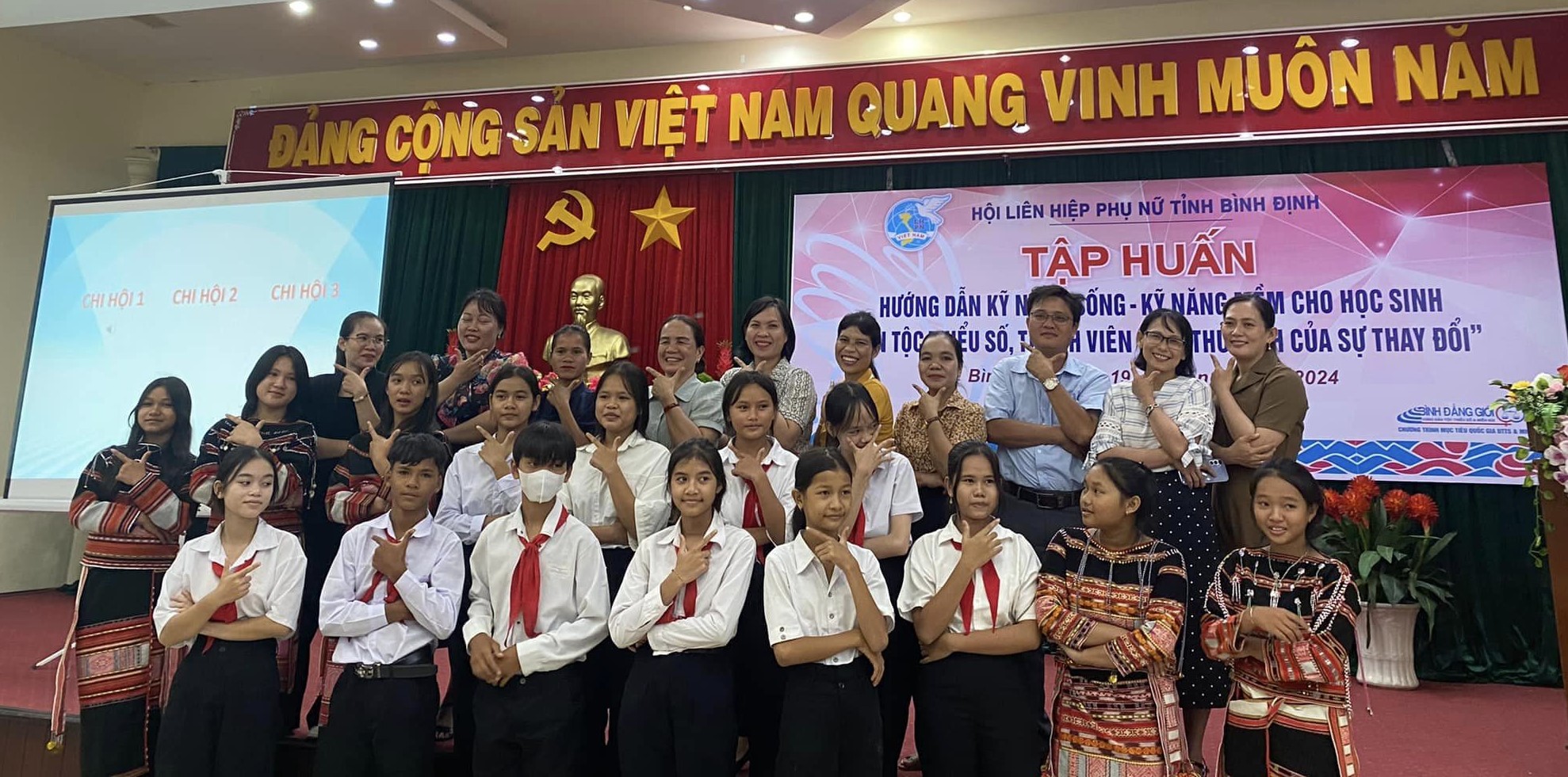 Hướng dẫn kỹ năng sống, kỹ năng mềm cho học sinh dân tộc thiểu số- Ảnh 1. Hướng dẫn kỹ năng sống, kỹ năng mềm cho học sinh dân tộc thiểu số- Ảnh 1.