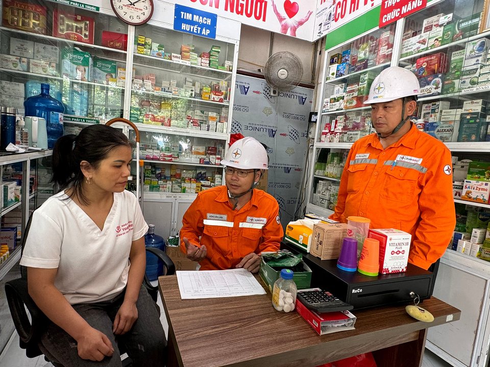 Điện lực Cao Bằng, Lạng Sơn: Lan tỏa tinh thần chung tay sử dụng điện an toàn, tiết kiệm và hiệu quả- Ảnh 2. Điện lực Cao Bằng, Lạng Sơn: Lan tỏa tinh thần chung tay sử dụng điện an toàn, tiết kiệm và hiệu quả- Ảnh 2.