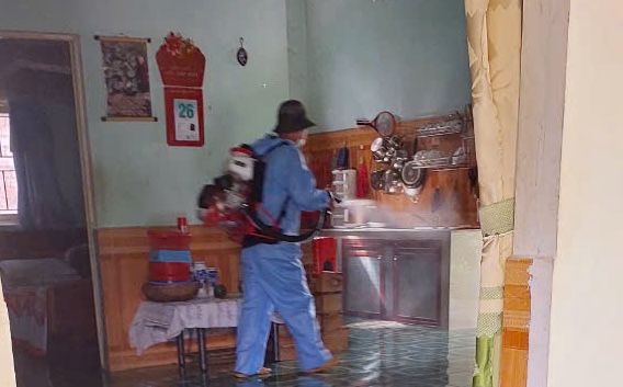 Lo sốt xuất huyết lan rộng, Kon Tum tăng cường phòng chống dịch trong trường học- Ảnh 1. Lo sốt xuất huyết lan rộng, Kon Tum tăng cường phòng chống dịch trong trường học- Ảnh 1.