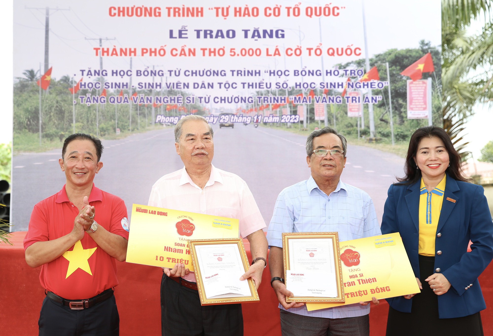 “Mai Vàng tri ân” thăm, tặng quà soạn giả Nhâm Hùng và họa sĩ Trần Thiện - Ảnh 1. “Mai Vàng tri ân” thăm, tặng quà soạn giả Nhâm Hùng và họa sĩ Trần Thiện - Ảnh 1.