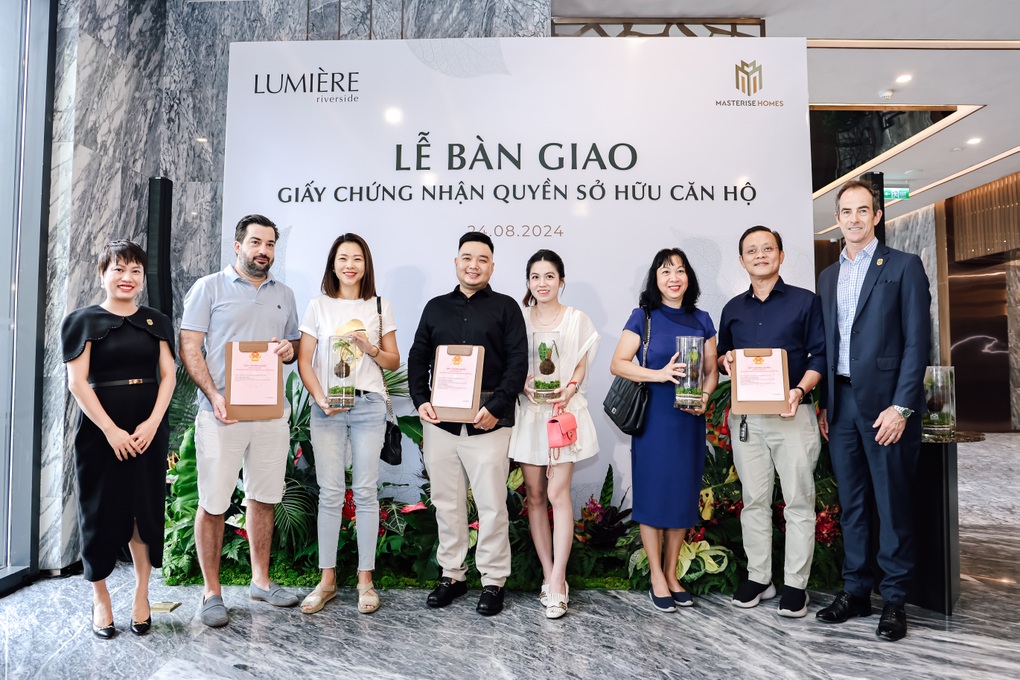 Masterise Homes bàn giao sổ hồng cho cư dân Lumière Riverside theo cam kết - 1 Masterise Homes bàn giao sổ hồng cho cư dân Lumière Riverside theo cam kết - 1