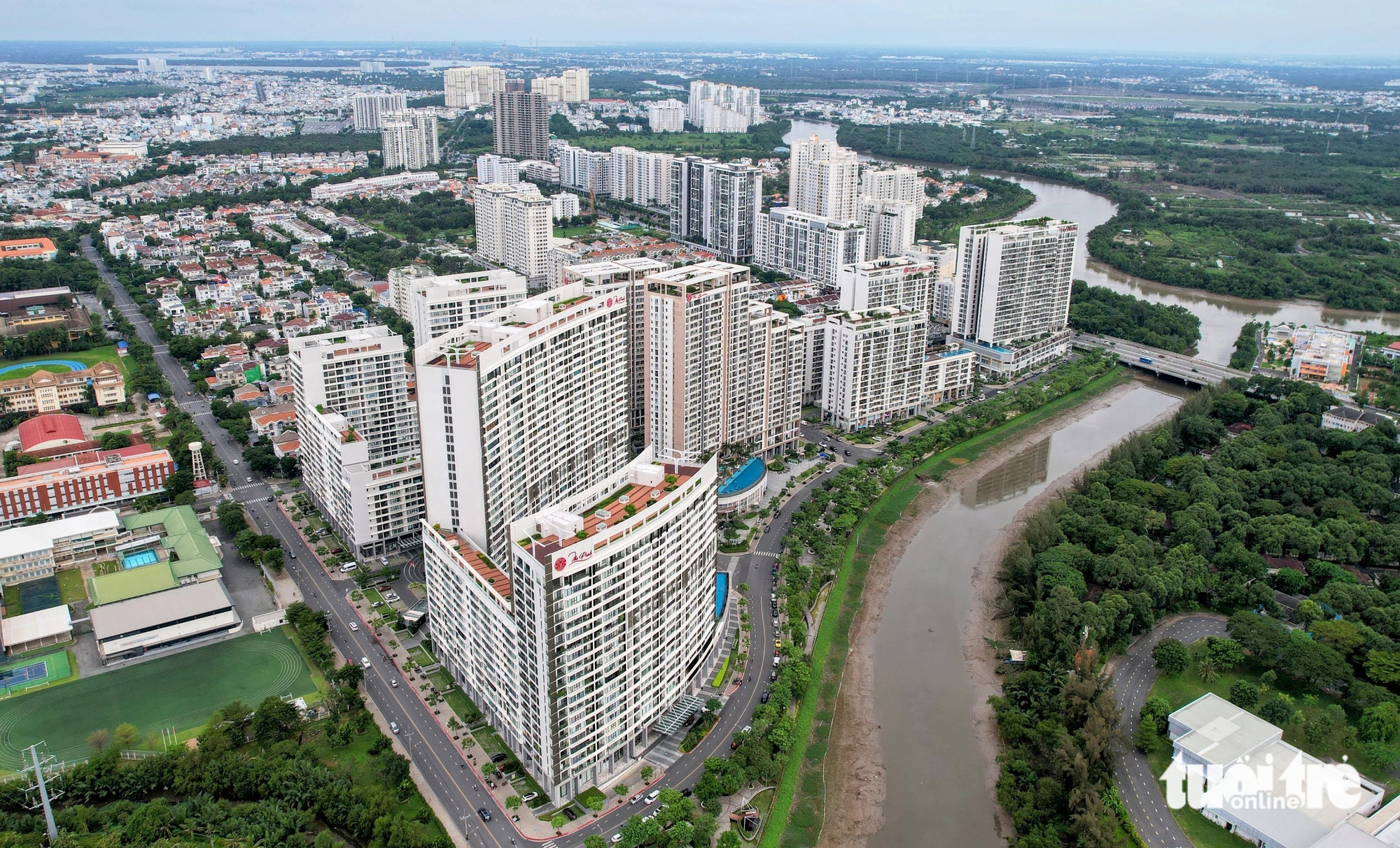 Mua bán chung cư 'tắc' khâu tính thuế chuyển nhượng, dân mong sớm tháo gỡ- Ảnh 1. Mua bán chung cư 'tắc' khâu tính thuế chuyển nhượng, dân mong sớm tháo gỡ- Ảnh 1.