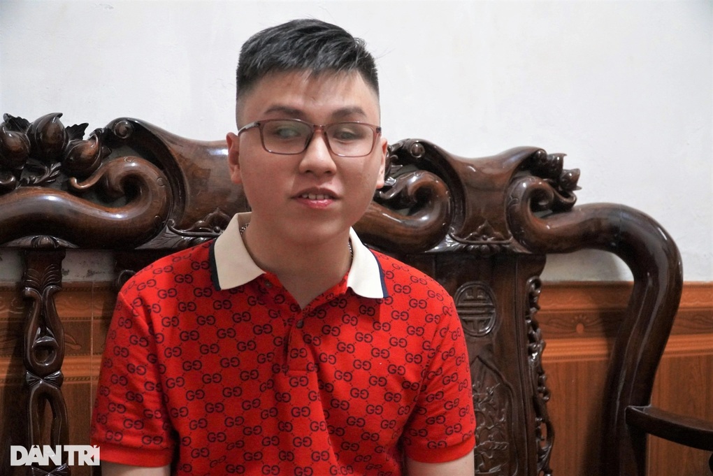 Nam sinh khiếm thị trúng tuyển 6 trường đại học top đầu - 1 Nam sinh khiếm thị trúng tuyển 6 trường đại học top đầu - 1