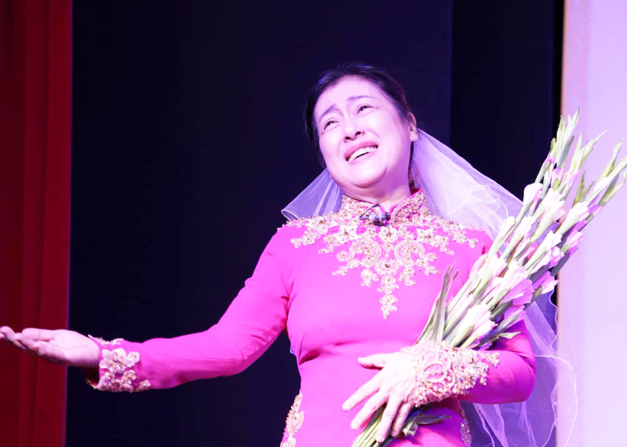 Nghệ sĩ Thanh Thủy thêm một lần mặc áo cưới - Ảnh 1. Nghệ sĩ Thanh Thủy thêm một lần mặc áo cưới - Ảnh 1.