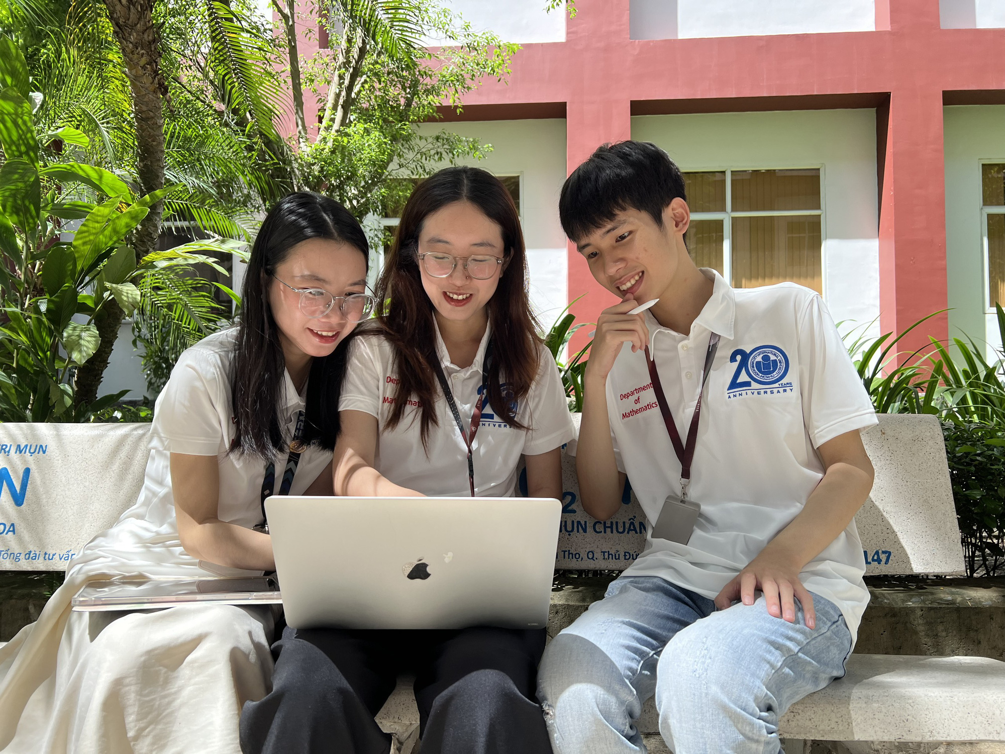 Người trẻ, doanh nghiệp mới thành lập được miễn phí đăng ký tên miền .vn- Ảnh 1. Người trẻ, doanh nghiệp mới thành lập được miễn phí đăng ký tên miền .vn - Ảnh: CÔNG TRIỆU