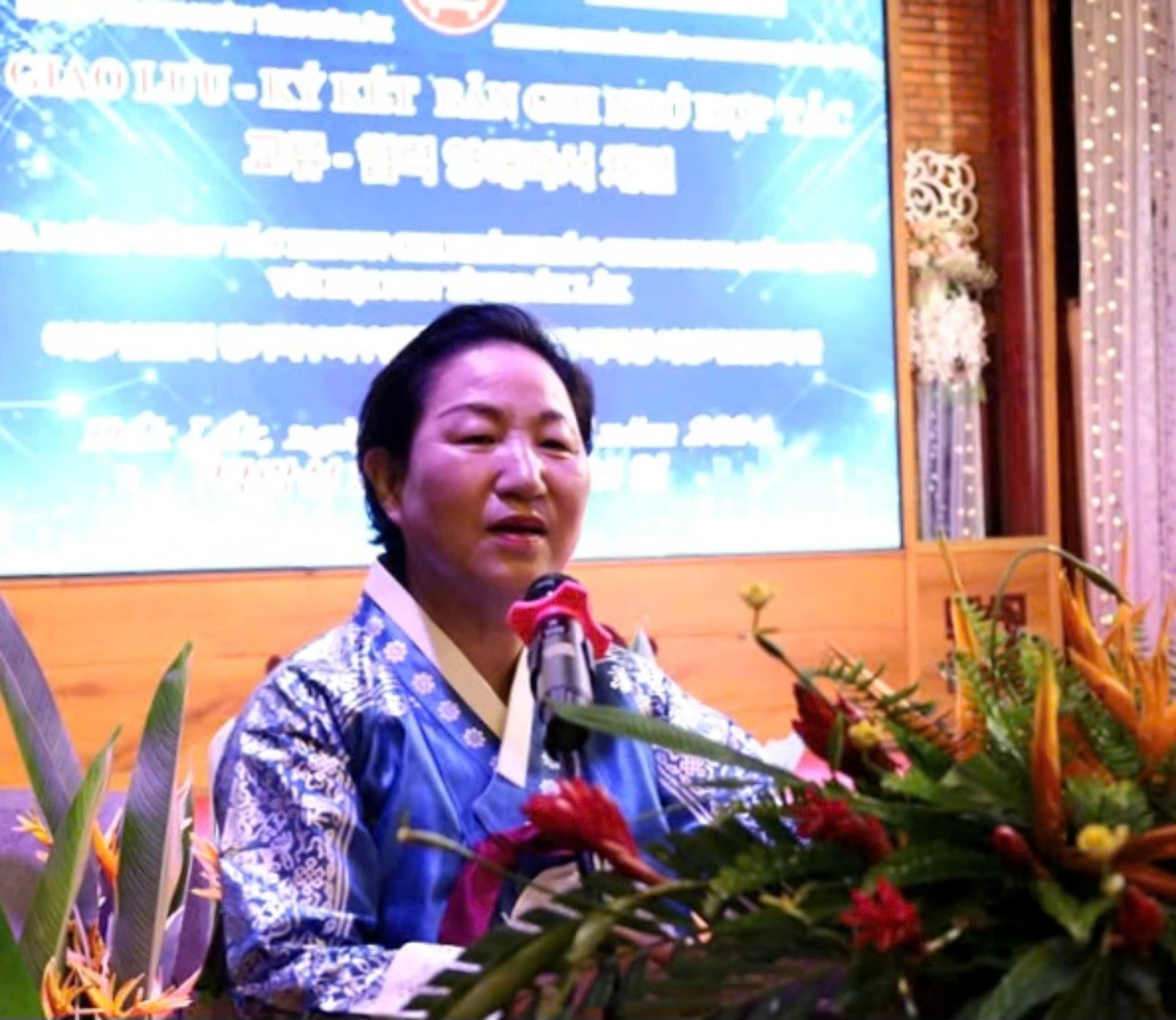 Hội Nữ doanh nhân Đắk Lắk hợp tác giao thương với Hiệp hội Nữ doanh nhân Bắc Gyeonggi, Hàn Quốc- Ảnh 1. Hội Nữ doanh nhân Đắk Lắk hợp tác giao thương với Hiệp hội Nữ doanh nhân Bắc Gyeonggi, Hàn Quốc- Ảnh 1.