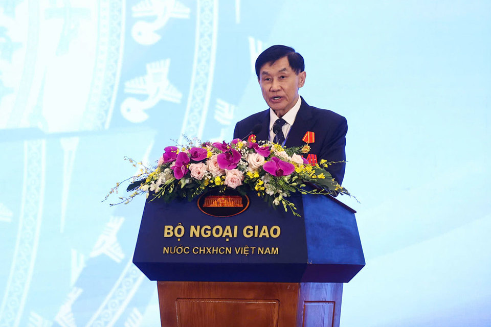 Ông Johnathan Hạnh Nguyễn phát biểu tại Hội nghị.