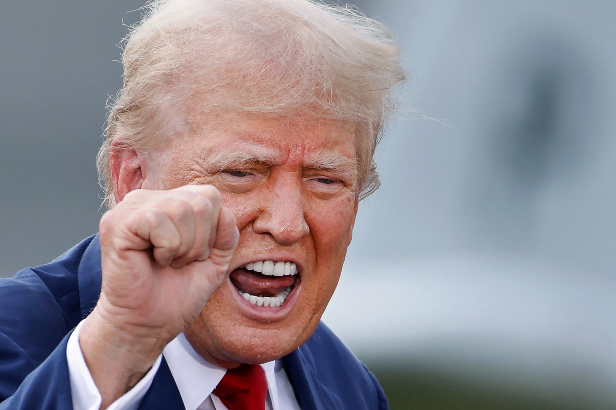 Ông Trump dọa bỏ tranh luận với bà Harris- Ảnh 1. Ông Trump dọa bỏ tranh luận với bà Harris- Ảnh 1.