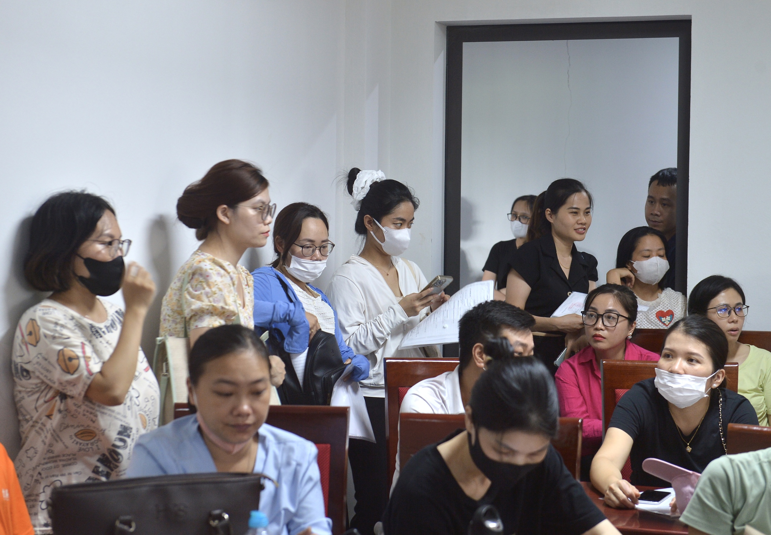 'Chốt' vụ phụ huynh 'vây' Trường TH Tây Mỗ 3: Không nhận thêm học sinh- Ảnh 1. 'Chốt' vụ phụ huynh 'vây' Trường TH Tây Mỗ 3: Không nhận thêm học sinh- Ảnh 1.