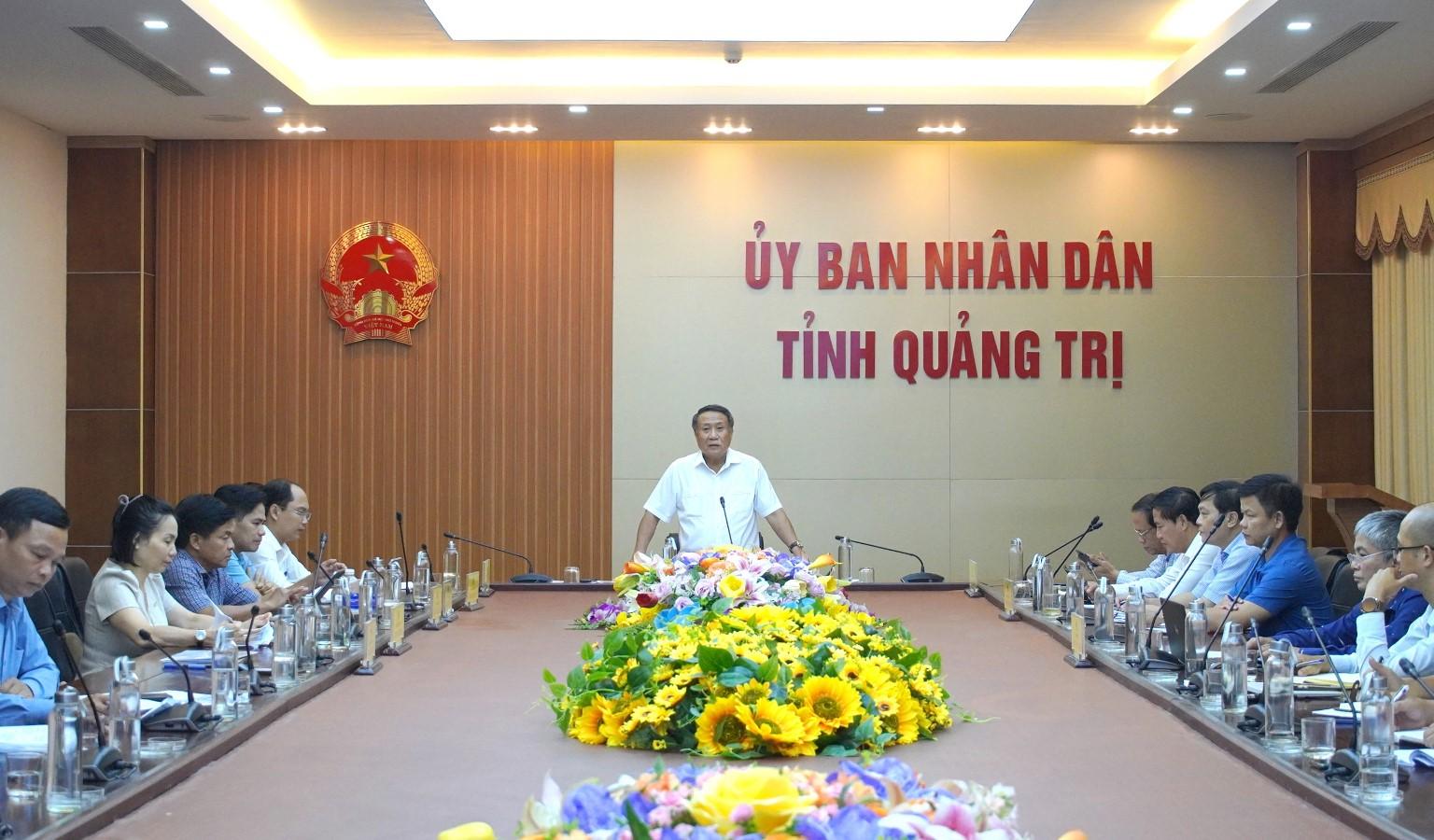 Phó chủ tịch Thường trực UBND tỉnh Quảng Trị Hà Sỹ Đồng chủ trì cuộc họp