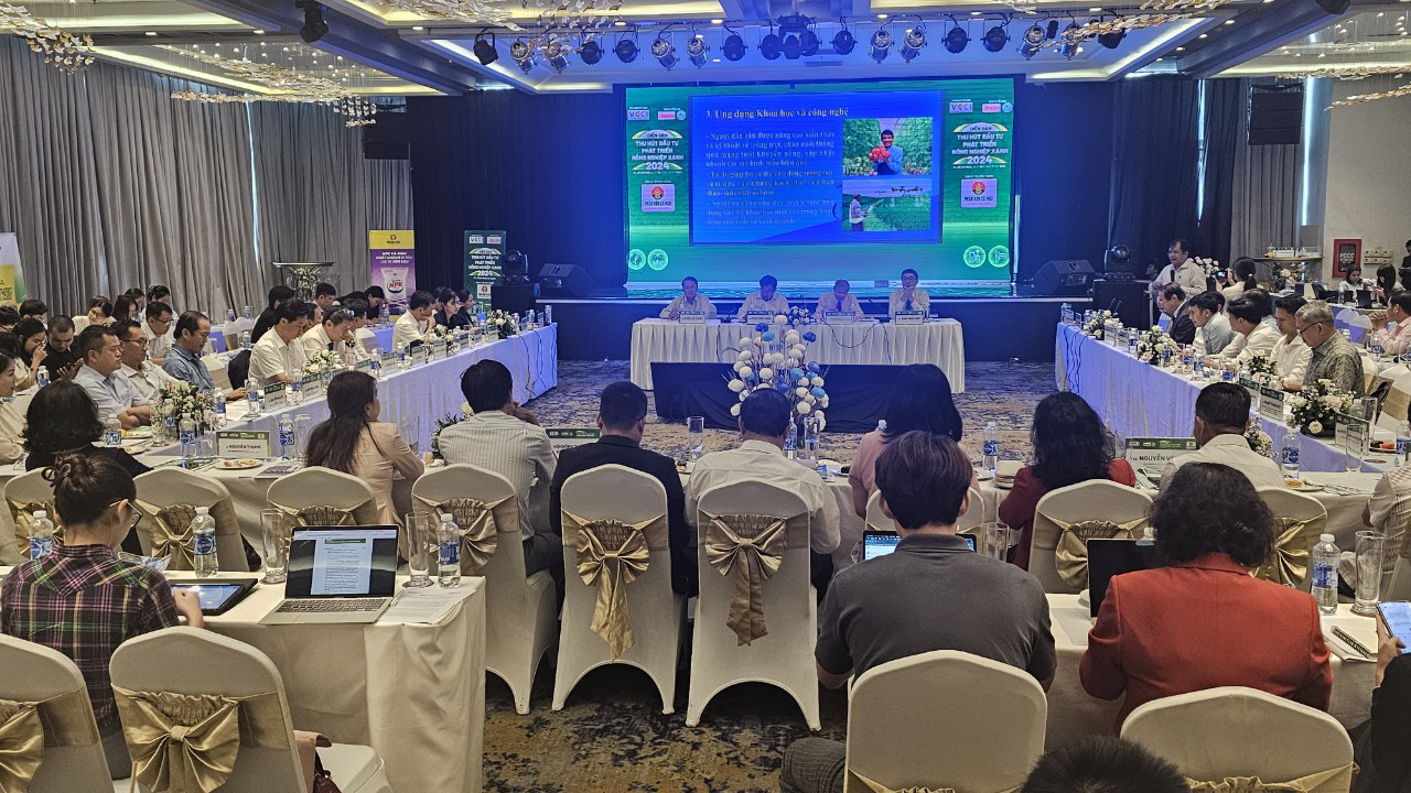 TP.HCM đang tính toán xây dựng thêm những trung tâm triển lãm tầm cỡ- Ảnh 1. Hội nghị xúc tiến thương mại và phát triển xuất nhập khẩu vùng Đông Nam Bộ thu hút sự quan tâm, tham dự của nhiều đơn vị - Ảnh: N.TRÍ