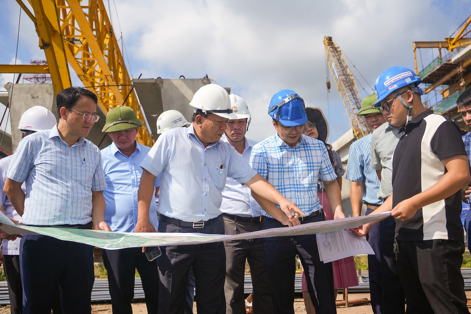 Tập trung giải phóng mặt bằng dự án cầu Lại Xuân nối Hải Phòng - Quảng Ninh- Ảnh 1. Tập trung giải phóng mặt bằng dự án cầu Lại Xuân nối Hải Phòng - Quảng Ninh- Ảnh 1.