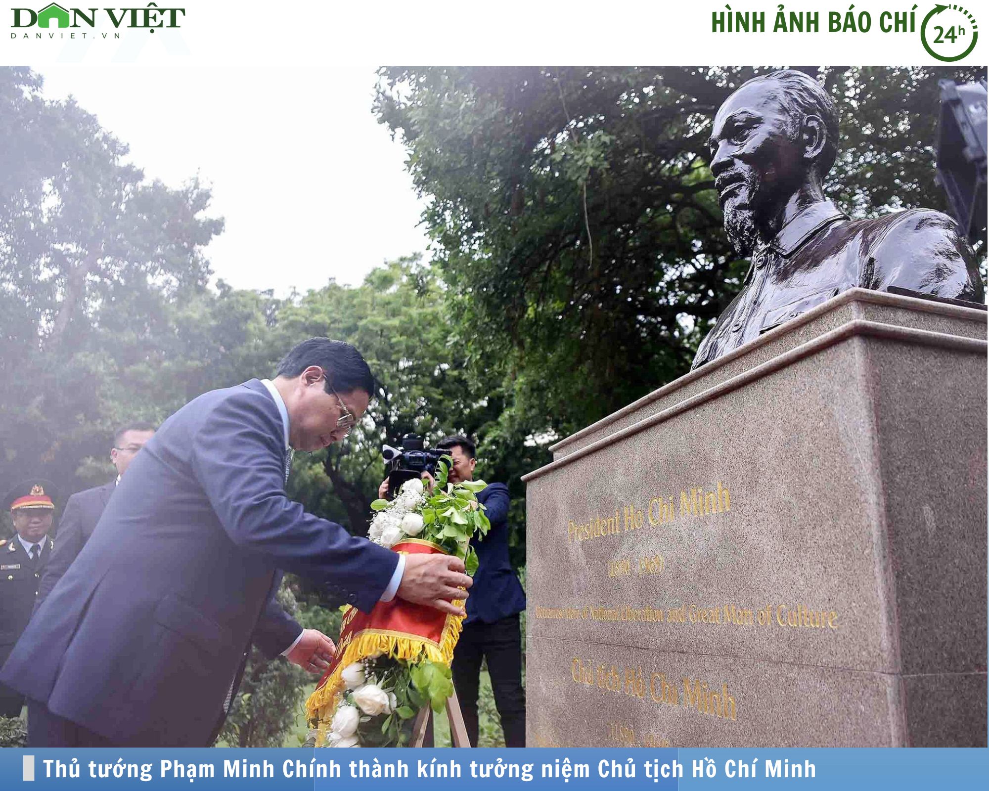 Hình ảnh báo chí 24h: Thủ tướng đến dâng hoa tại tượng đồng Chủ tịch Hồ Chí Minh tại Ấn Độ- Ảnh 1. Hình ảnh báo chí 24h: Thủ tướng đến dâng hoa tại tượng đồng Chủ tịch Hồ Chí Minh tại Ấn Độ- Ảnh 1.