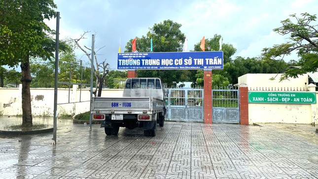 Hiệu trưởng tự ý chuyển trường trước năm học mới: “Tôi chưa biết làm lễ khai giảng ở đâu”- Ảnh 1. Hiệu trưởng tự ý chuyển trường trước năm học mới: “Tôi chưa biết làm lễ khai giảng ở đâu”- Ảnh 1.
