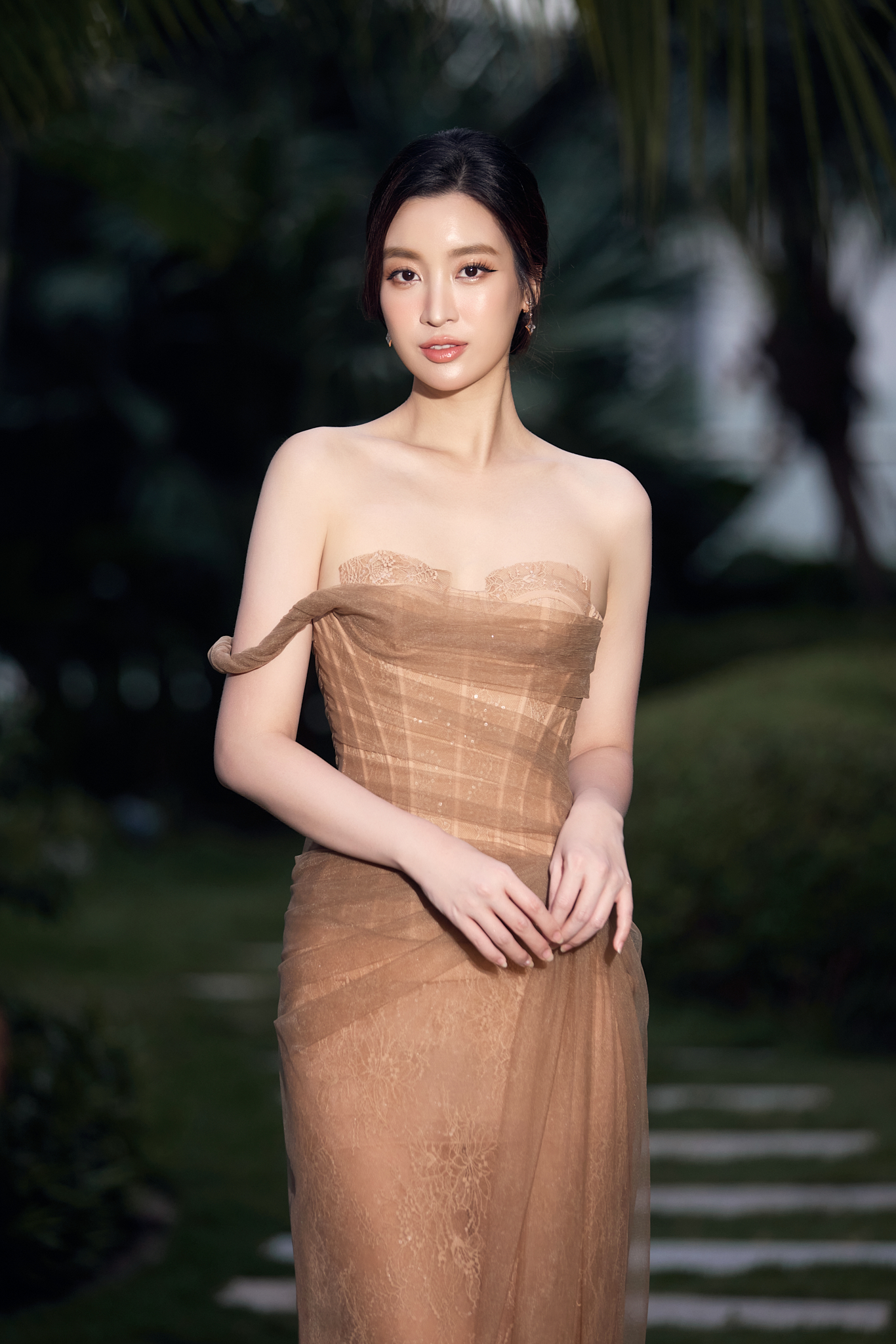 Hoa hậu Đỗ Mỹ Linh: