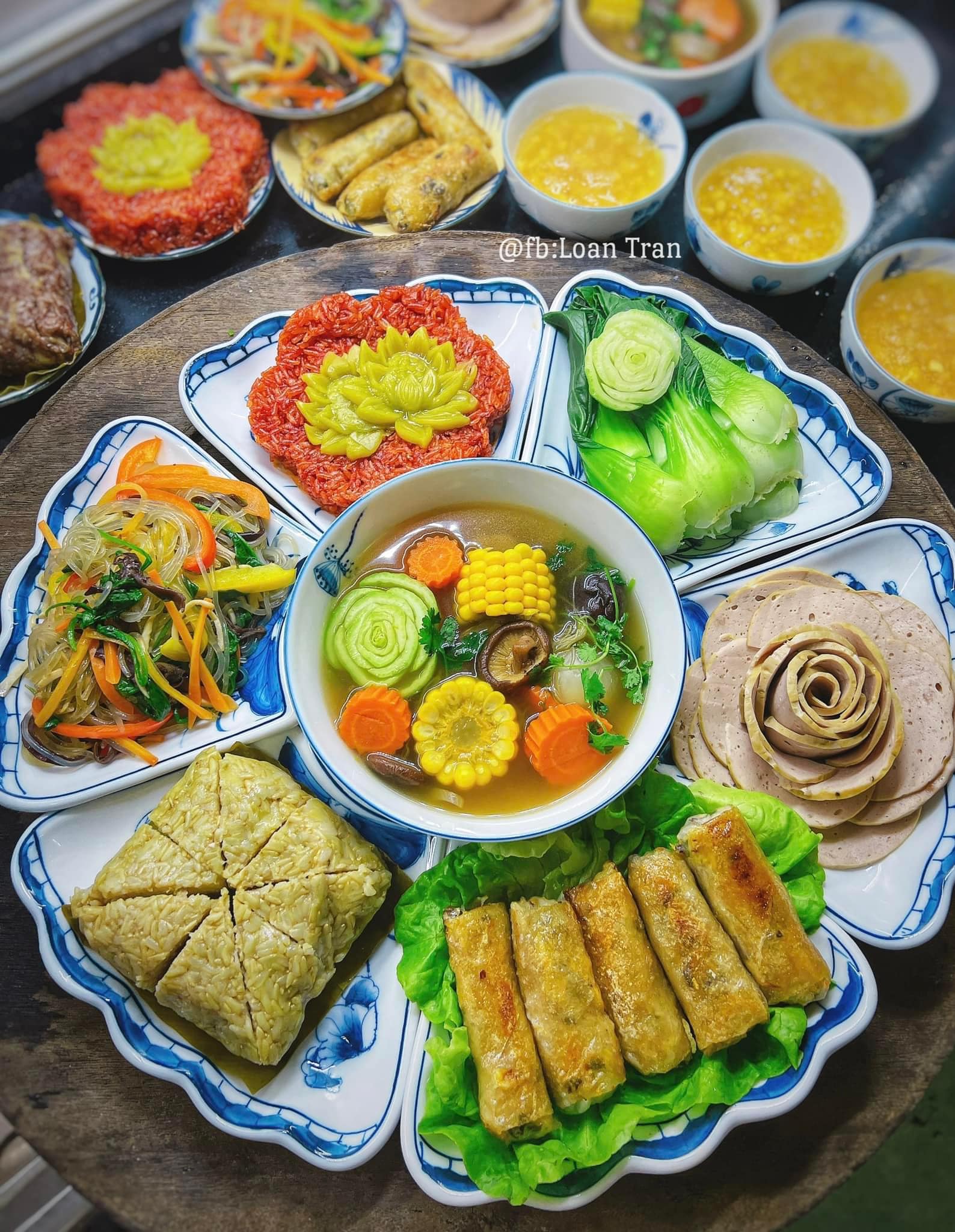 Sắp rằm tháng 7, tổng hợp những mâm cơm cúng hiện đại của các chị em ai cũng phải thốt lên khen ngợi!- Ảnh 5. Sắp rằm tháng 7, tổng hợp những mâm cơm cúng hiện đại của các chị em ai cũng phải thốt lên khen ngợi!- Ảnh 5.