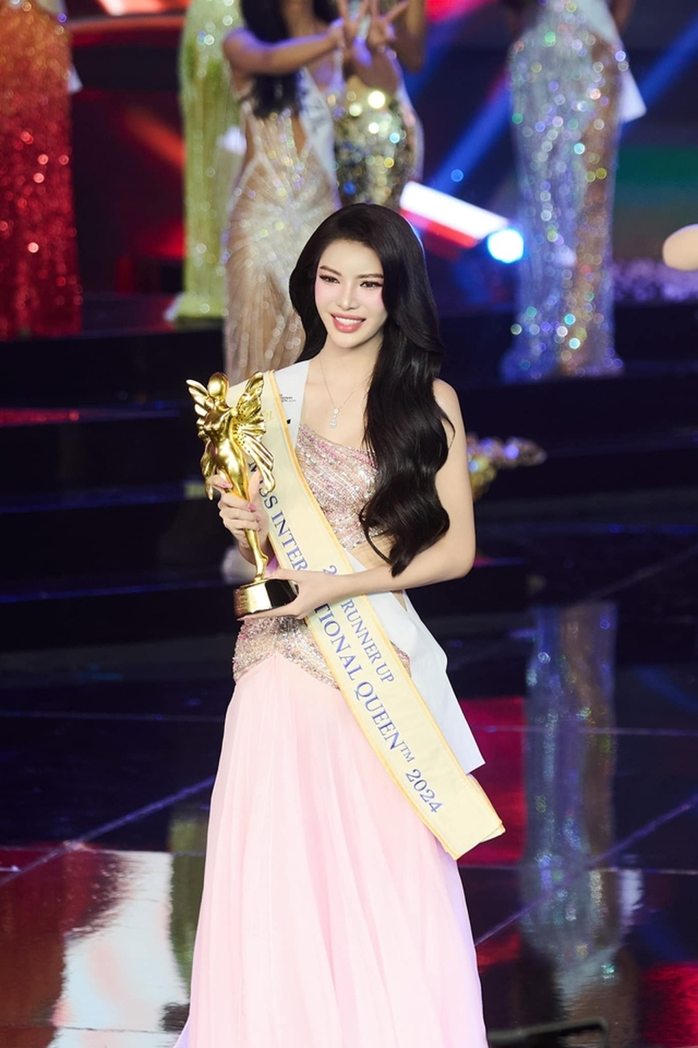 Tường San vượt Hương Giang về số lượng giải, nhận mưa lời khen từ fan - 1 Tường San vượt Hương Giang về số lượng giải, nhận mưa lời khen từ fan - 1