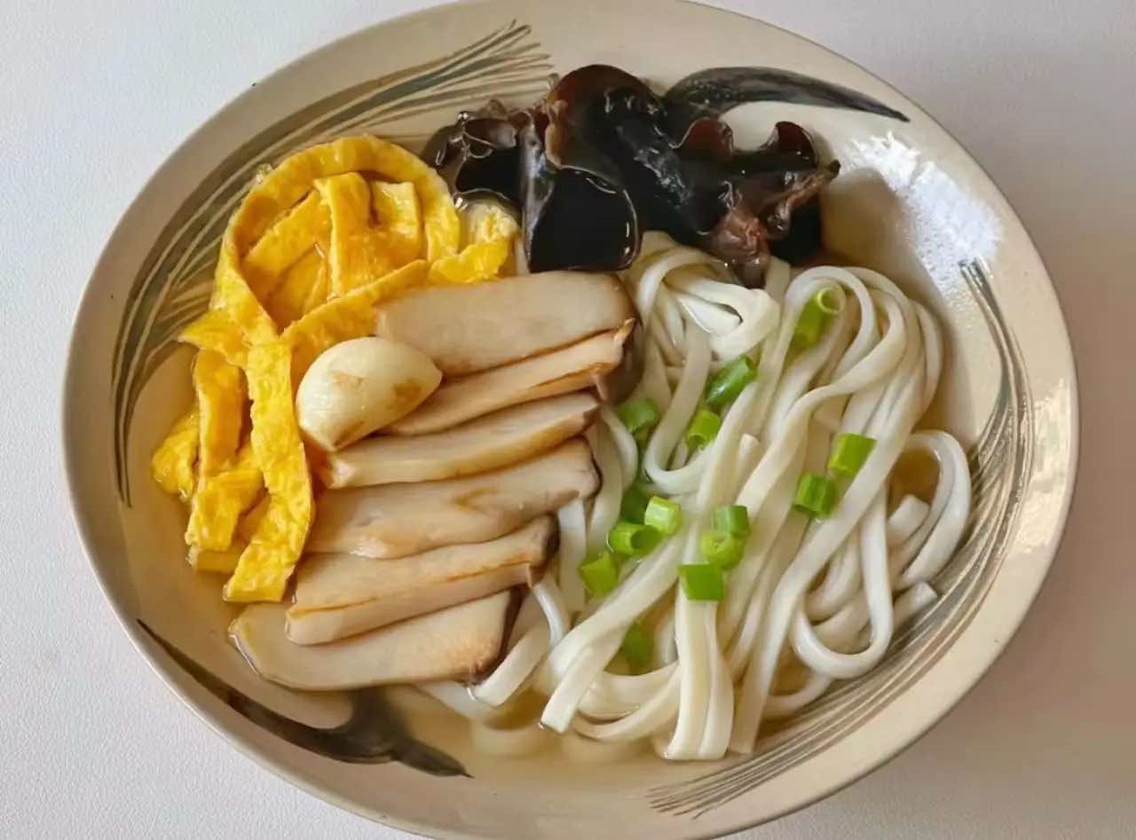 3 món mì ngon ăn sáng, trưa hay tối đều hợp: Vừa dễ làm lại thơm ngon, bổ dưỡng - Ảnh 1. 3 món mì ngon ăn sáng, trưa hay tối đều hợp: Vừa dễ làm lại thơm ngon, bổ dưỡng - Ảnh 1.