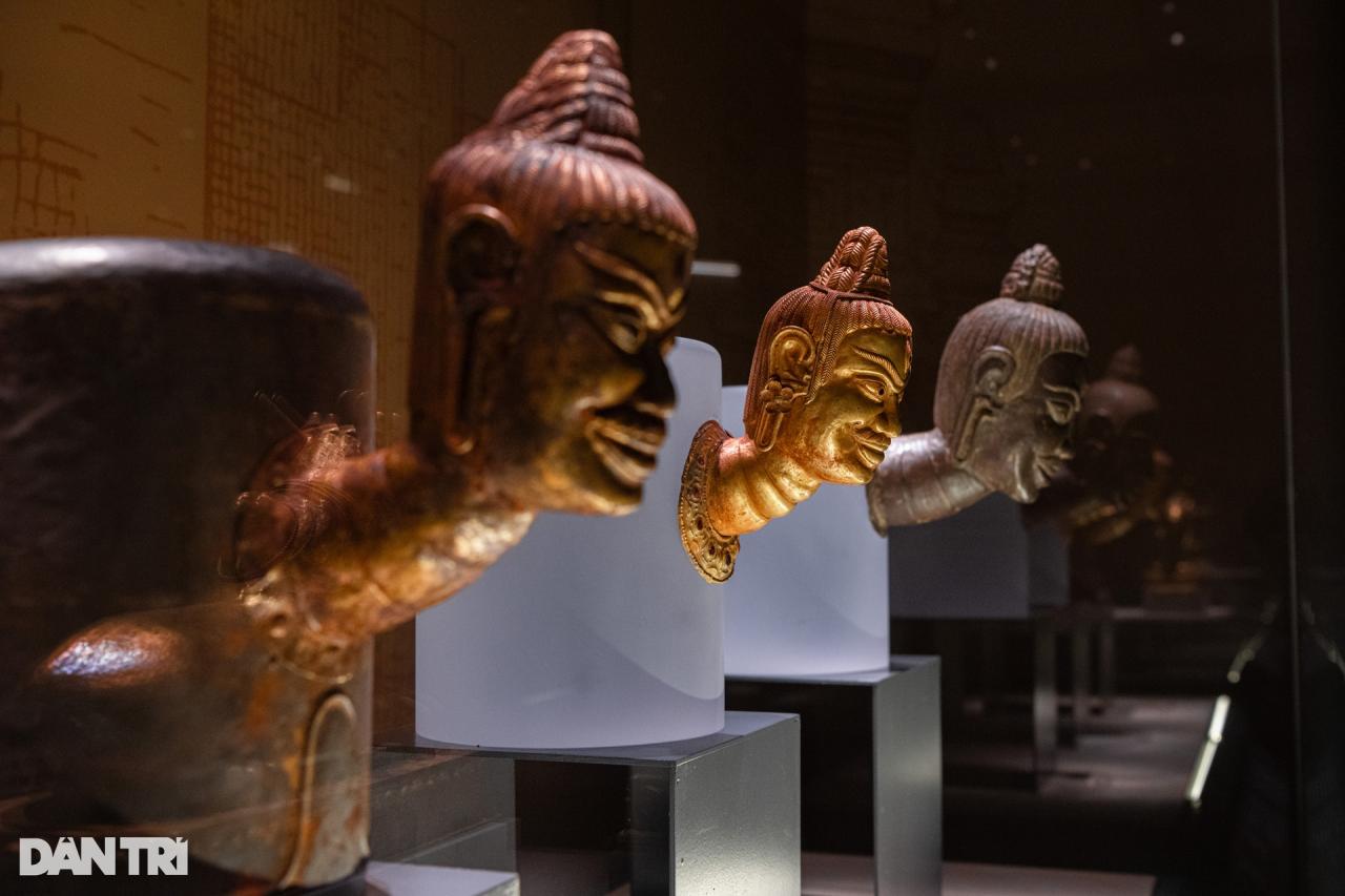 Lần đầu người dân Thủ đô được chiêm ngưỡng tượng đồng Nữ thần Durga - Vietnam.vn Lần đầu người dân Thủ đô được chiêm ngưỡng tượng đồng Nữ thần Durga