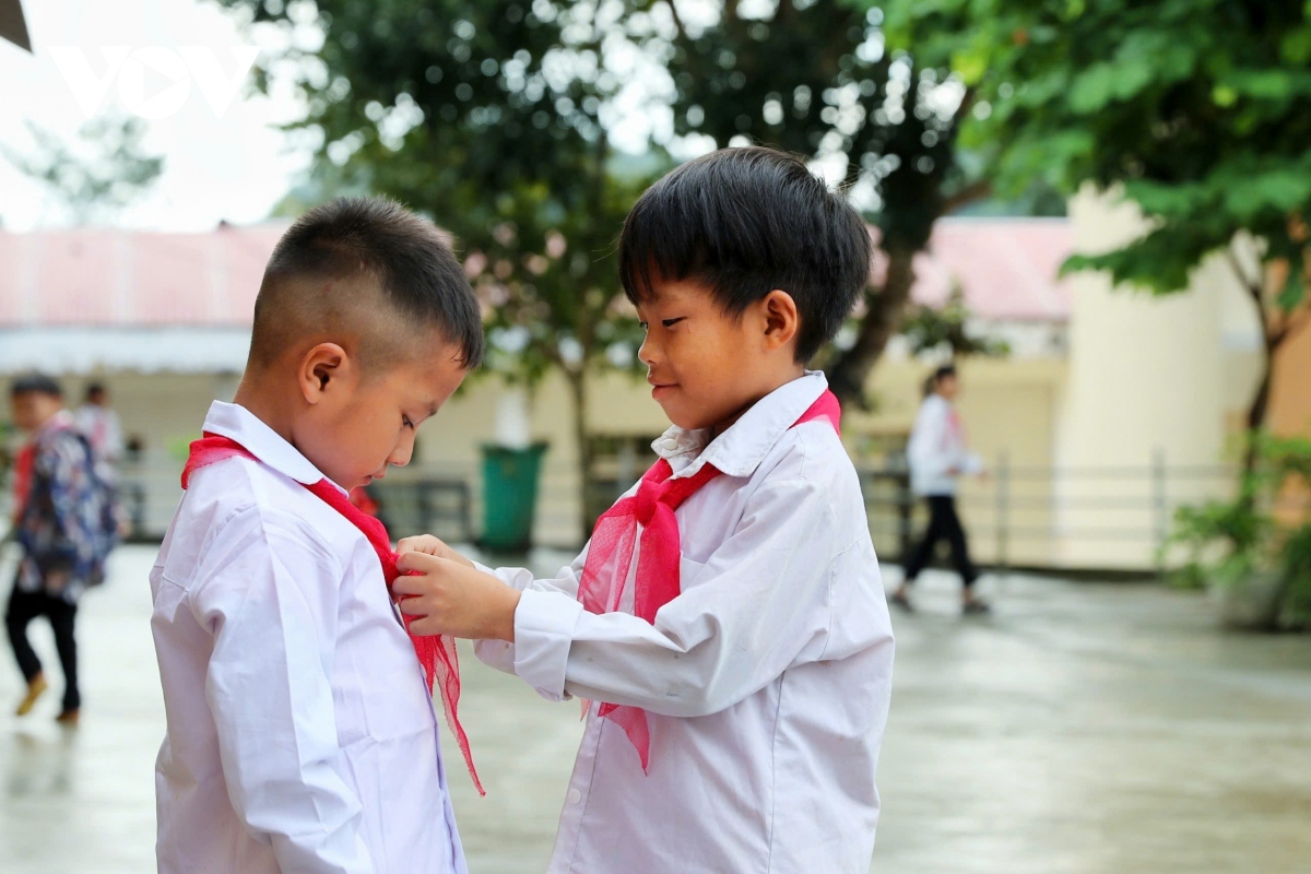 1,2 triệu học sinh Tây Bắc vượt mưa lũ, tự tin bước vào năm học mới 1,2 triệu học sinh Tây Bắc vượt mưa lũ, tự tin bước vào năm học mới
