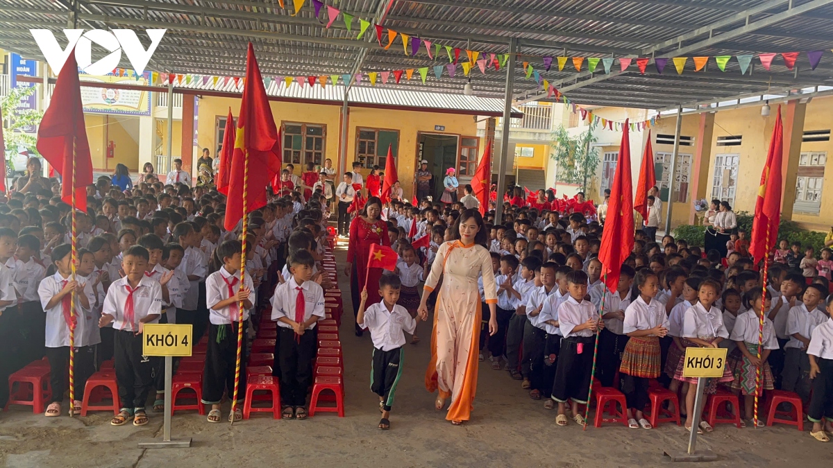 1,2 triệu học sinh Tây Bắc vượt mưa lũ, tự tin bước vào năm học mới 1,2 triệu học sinh Tây Bắc vượt mưa lũ, tự tin bước vào năm học mới