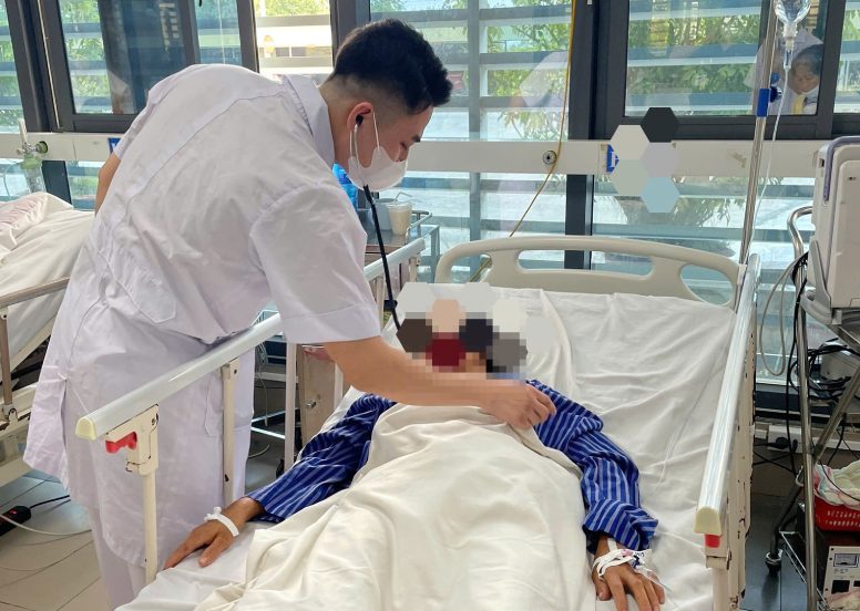 13 người cấp cứu vì rắn độc cắn, có loài chưa từng xuất hiện ở địa phương - Ảnh 1. 13 người cấp cứu vì rắn độc cắn, có loài chưa từng xuất hiện ở địa phương - Ảnh 1.