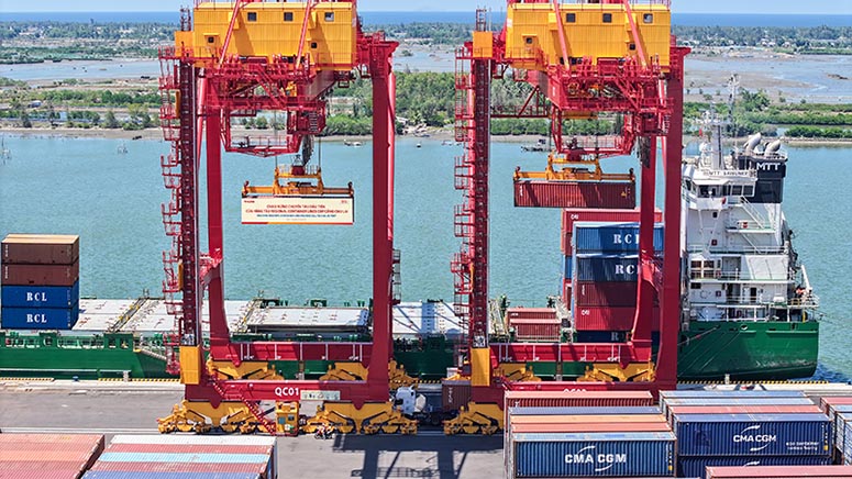 Cảng Chu Lai đẩy mạnh khai thác tuyến hàng hải trực tiếp đến Ấn Độ. Ảnh: THACO Chu Lai
