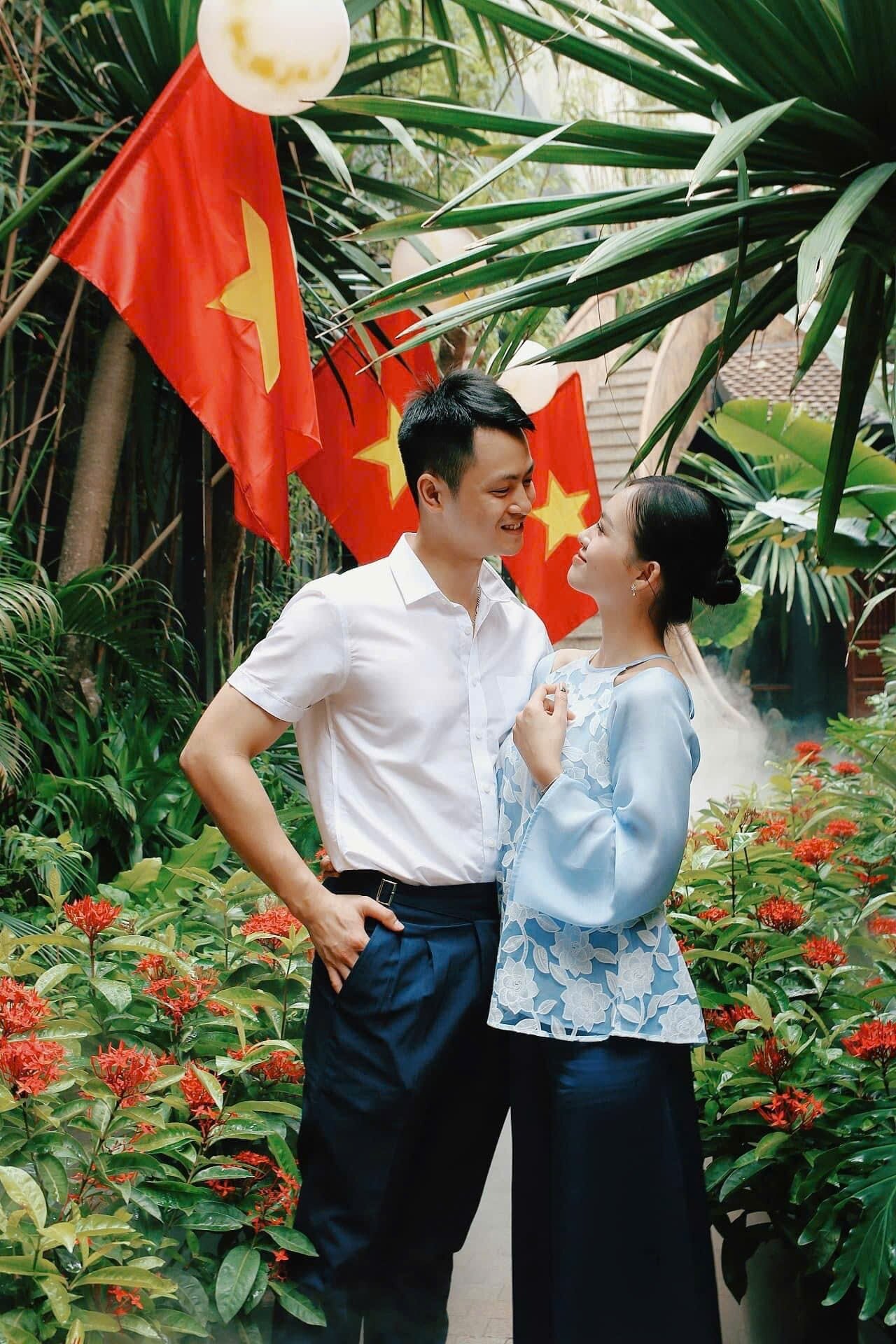 Bạn trẻ chụp ảnh cùng cờ Tổ quốc lan tỏa tình yêu đất nước - 9