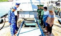 Bắt tàu vận chuyển trái phép 30.000 lít dầu DO